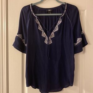 Beautiful Paige flowy blouse size small